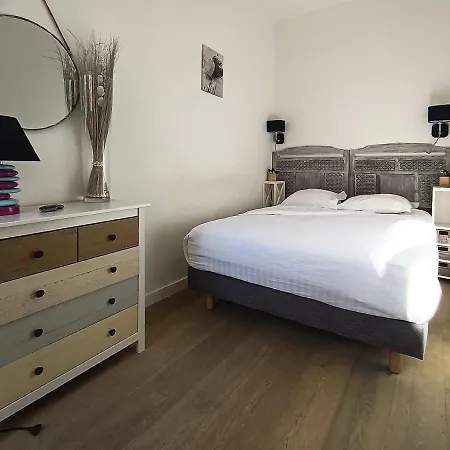 Superbe 2 Pieces Carre D'or Avec Grande Terrasse Appartement *