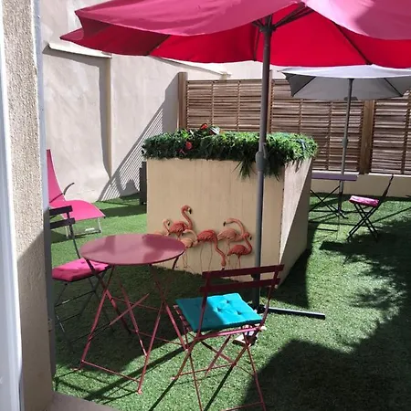 Superbe 2 Pieces Carre D'or Avec Grande Terrasse ניס